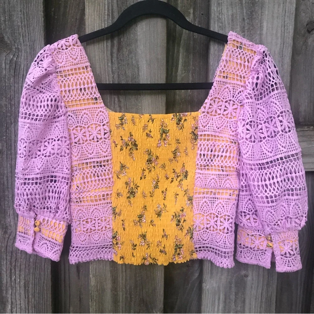 Lea & Viola overlay puff sleeve cropped top.